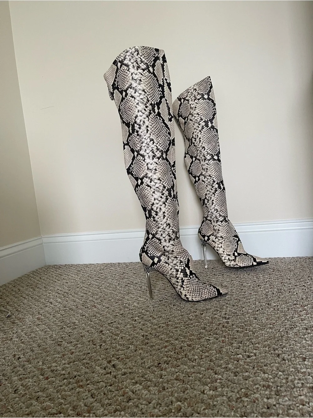 New Jennifer Lopez OTK Snake Print Knee-High Stiletto Boot - Black & Cream 6.5